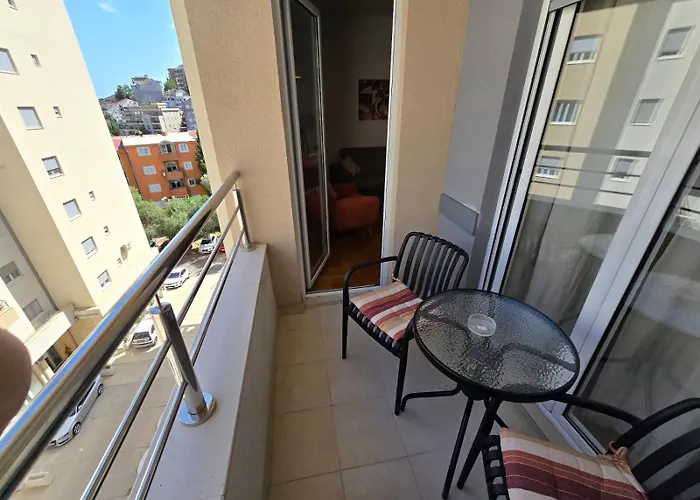 Elin Apartment